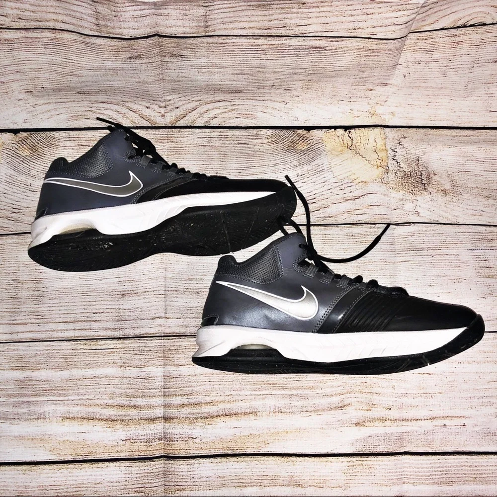 Nike Womens Air Visi Pro 5 shoes sz 7.5 Black and Gray